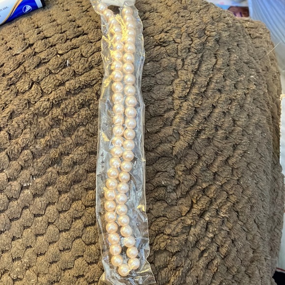 Lovely pearl like necklace - Picture 1 of 2